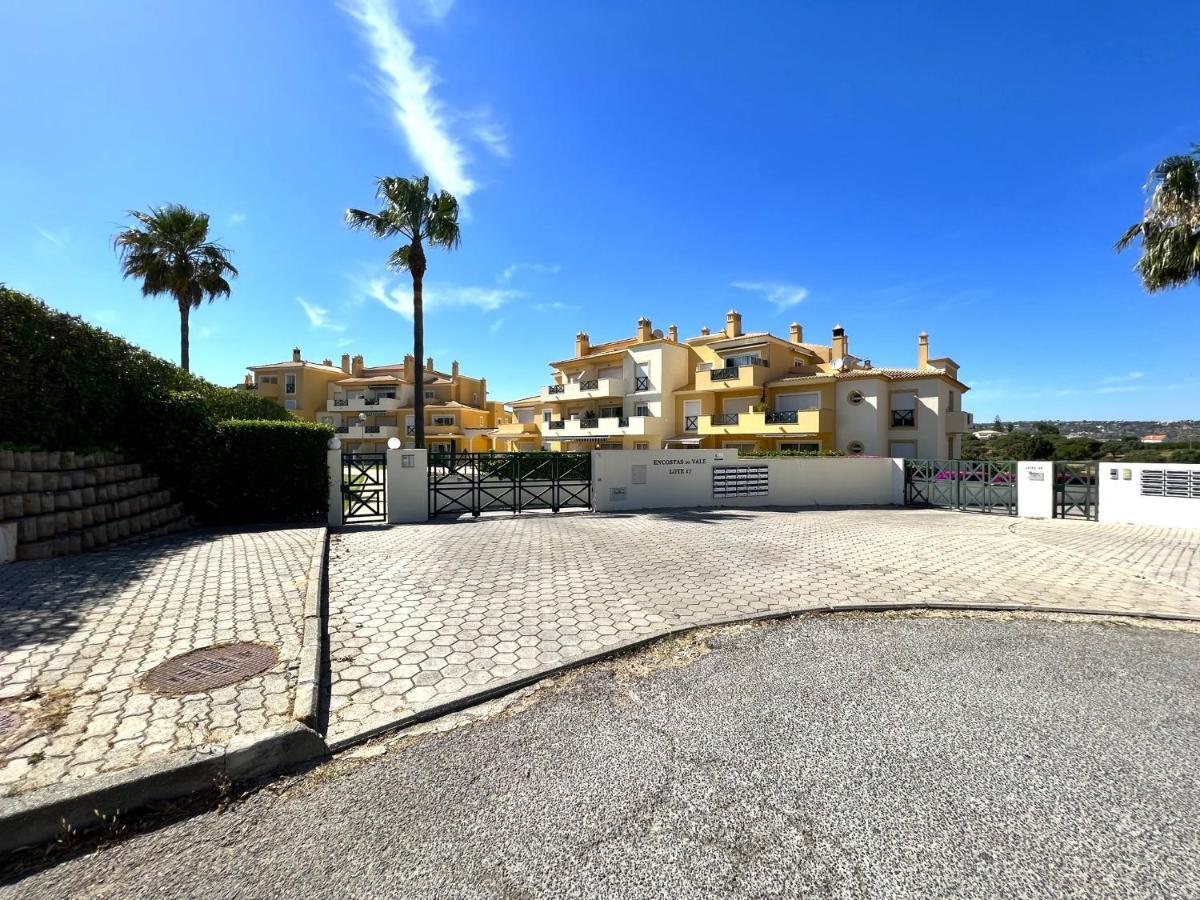Albufeira Valley 2 With Pool By Homing Exterior foto