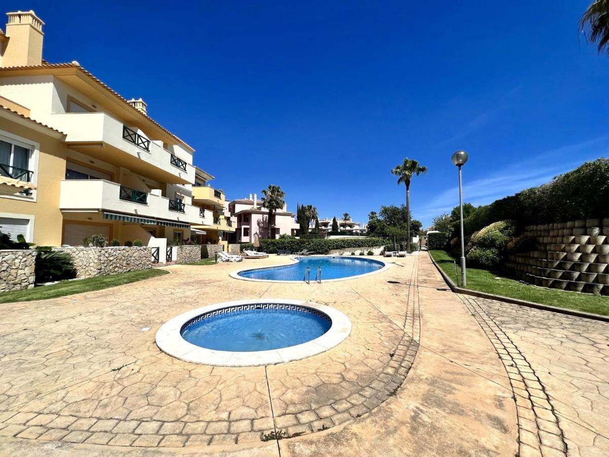 Albufeira Valley 2 With Pool By Homing Exterior foto